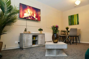 Spacious 1BD Flat near Central London, Office, Smart TV